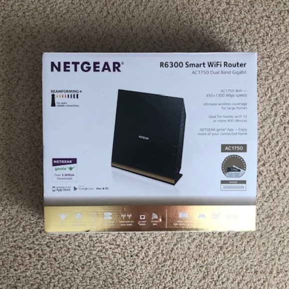 Net Gear R6300 V2 Smart WiFi Wireless Router AC1750 - Picture 2 of 9